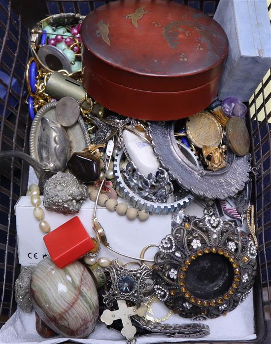A quantity of costume jewellery and two Oriental circular boxes